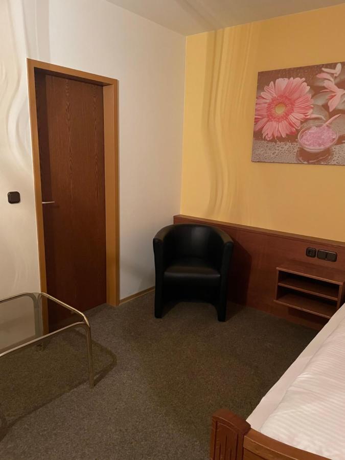 Hotel Zur Post Fromel 부흘베르크 객실 사진